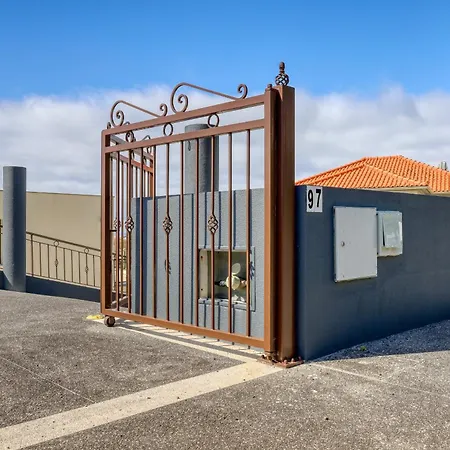 Casa Da Merces Ii, A In Madeira *